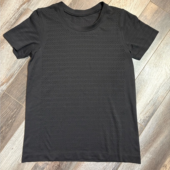 Lululemon Breeze By Short Sleeve *Squad Size 2 - Picture 6 of 6